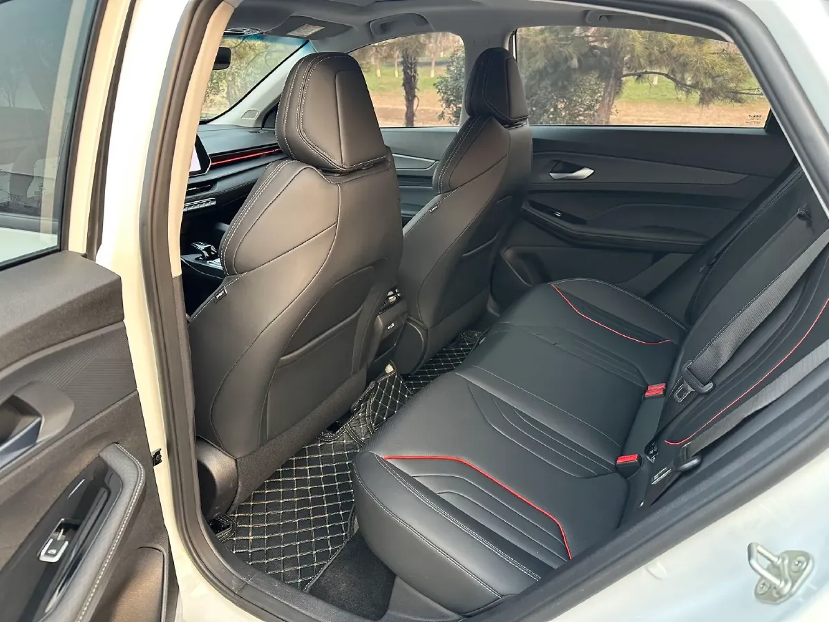 2024 Geely Binray 1.5T 181HP L4 7DCT,autocango,china used car exporter,china ev exporter,chinese used car exporter,chinese used ev exporter