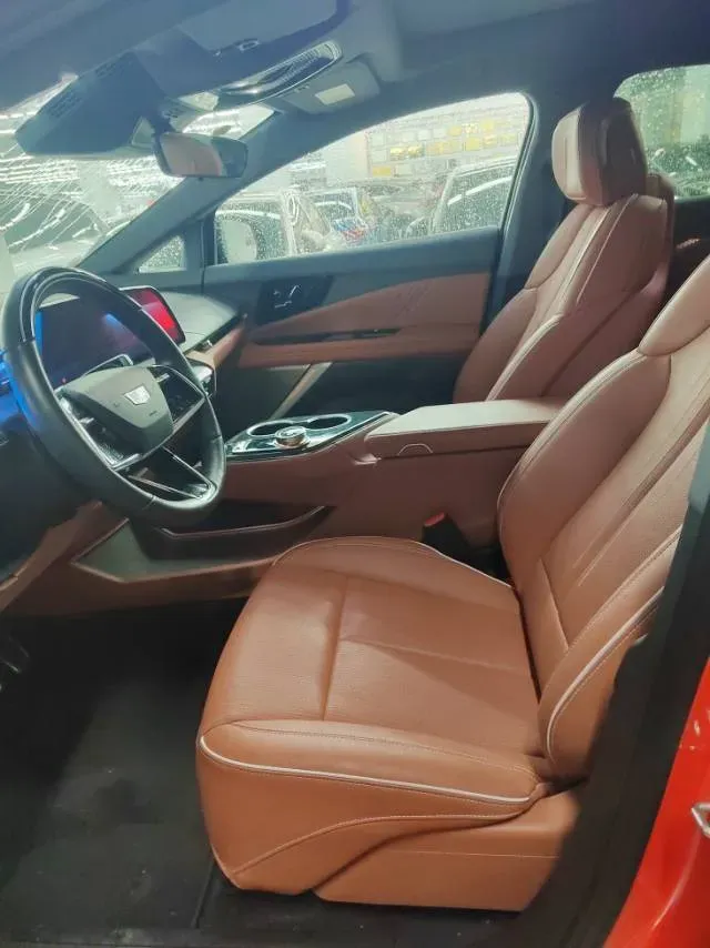 2024 Cadillac OPTIQ BEV 79.7KWH,autocango,china used car exporter,china ev exporter,chinese used car exporter,chinese used ev exporter