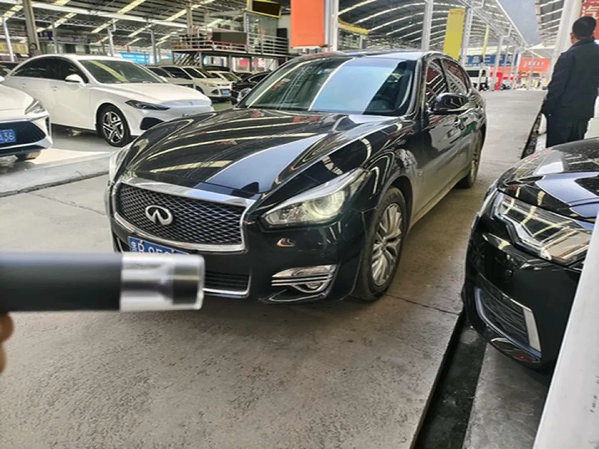 2019 Infiniti Q70 2.0T 211HP L4 7AT,autocango,china used car exporter,china ev exporter,chinese used car exporter,chinese used ev exporter