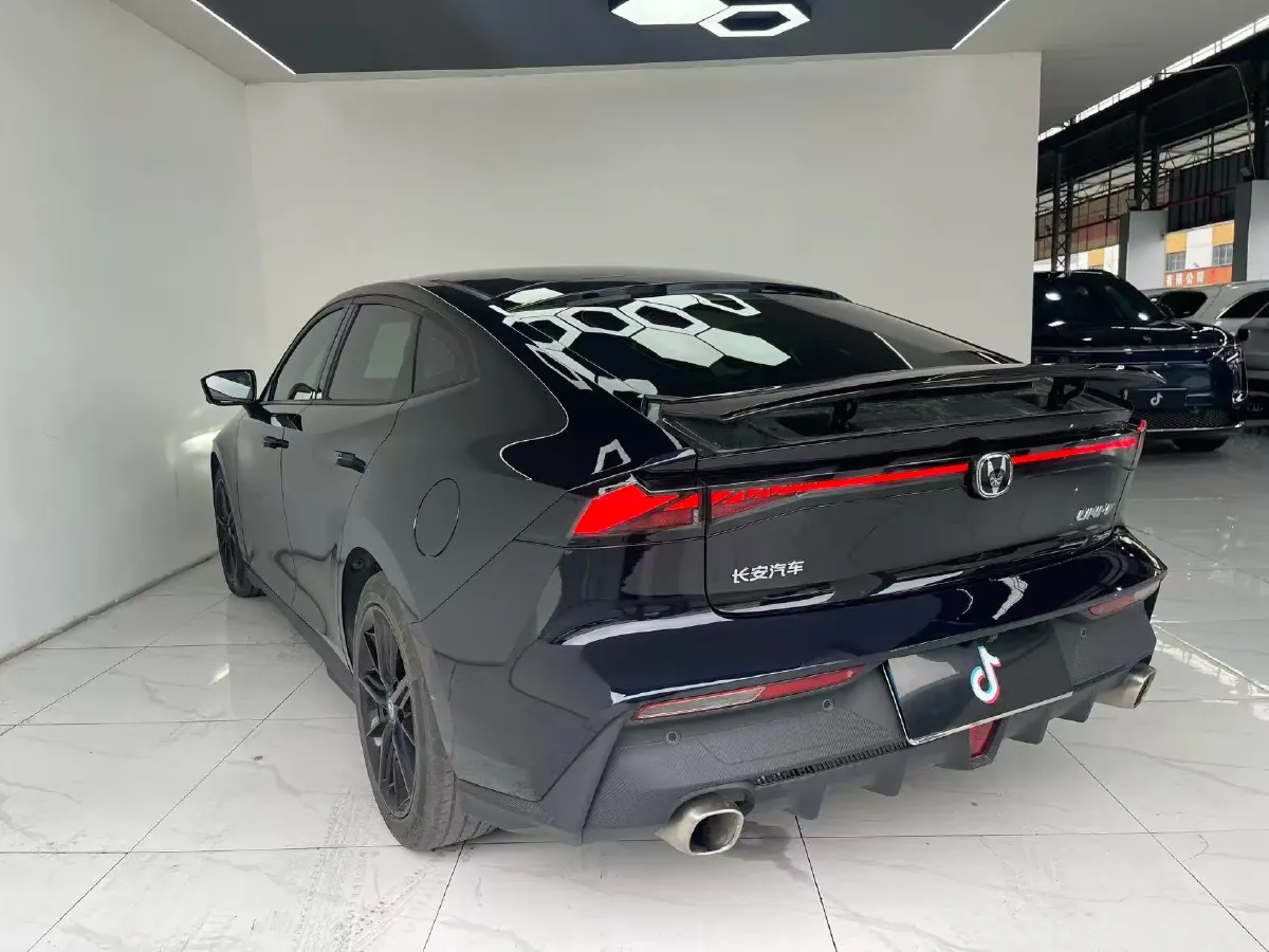 2023 ChangAn UNI-V 1.5T 188HP L4 7DCT,autocango,china used car exporter,china ev exporter,chinese used car exporter,chinese used ev exporter