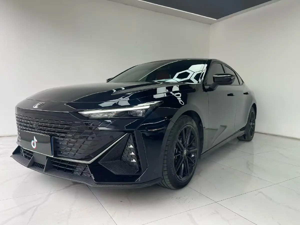 2023 ChangAn UNI-V 1.5T 188HP L4 7DCT