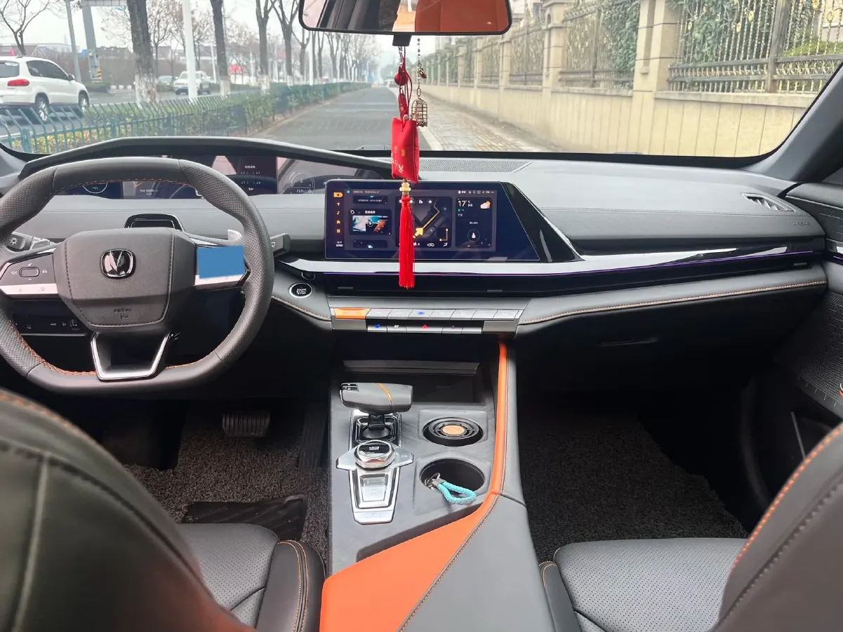 2022 ChangAn UNI-V 1.5T 188HP L4 7DCT,autocango,china used car exporter,china ev exporter,chinese used car exporter,chinese used ev exporter