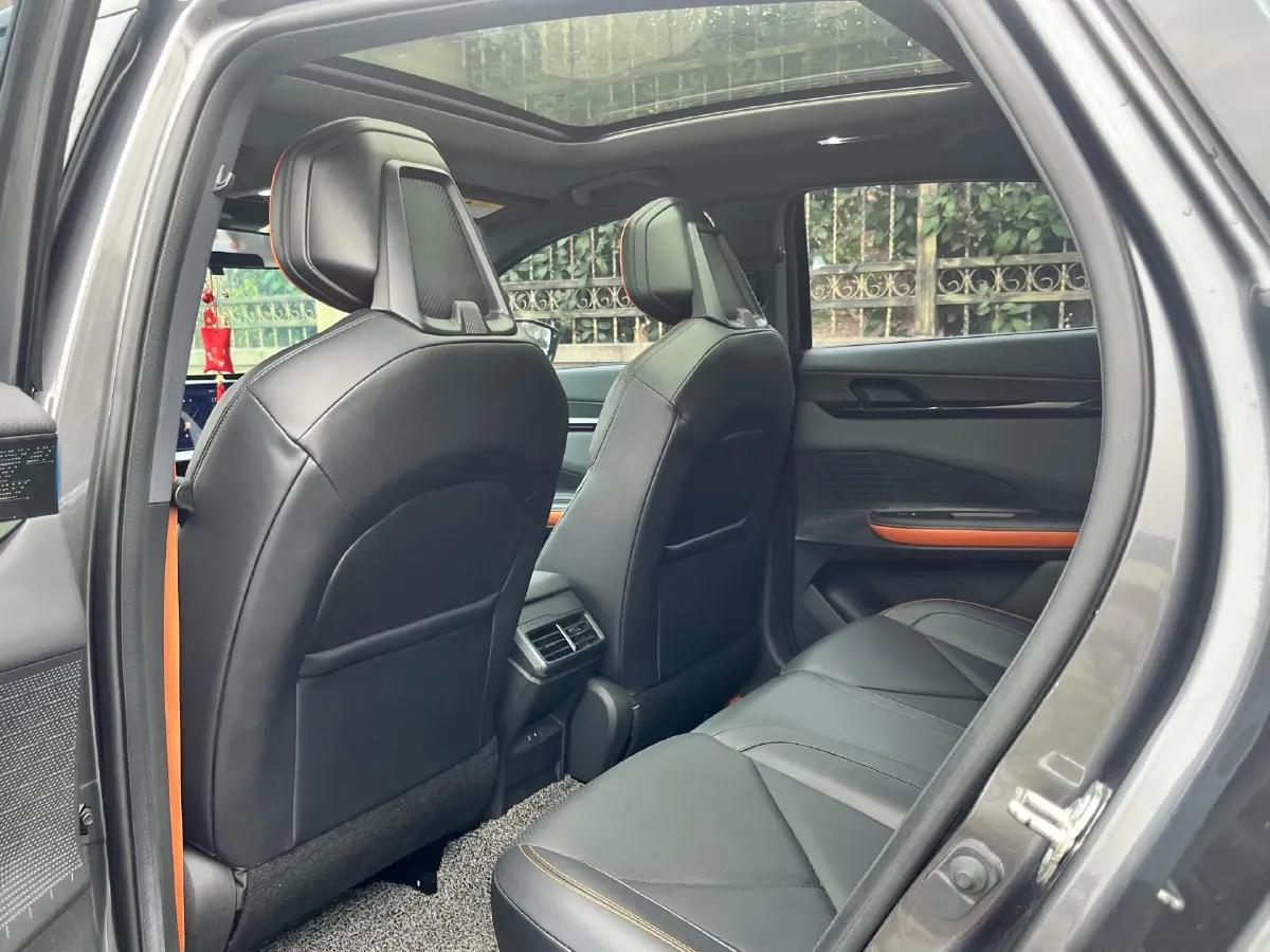 2022 ChangAn UNI-V 1.5T 188HP L4 7DCT,autocango,china used car exporter,china ev exporter,chinese used car exporter,chinese used ev exporter