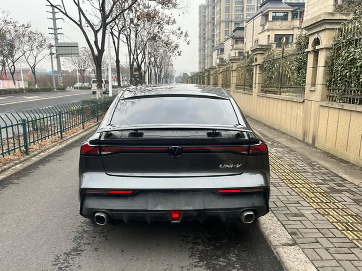 2022 ChangAn UNI-V 1.5T 188HP L4 7DCT,autocango,china used car exporter,china ev exporter,chinese used car exporter,chinese used ev exporter