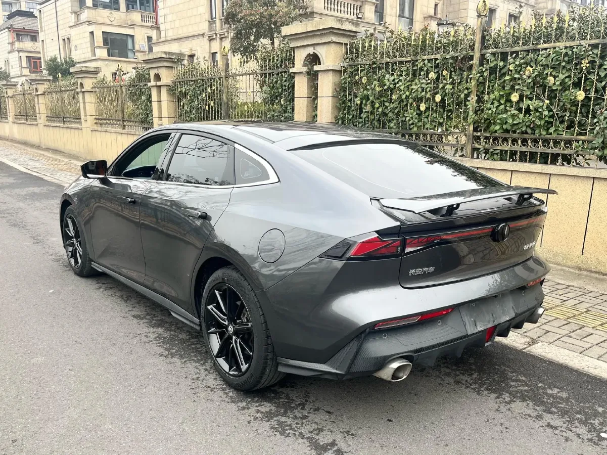 2022 ChangAn UNI-V 1.5T 188HP L4 7DCT,autocango,china used car exporter,china ev exporter,chinese used car exporter,chinese used ev exporter