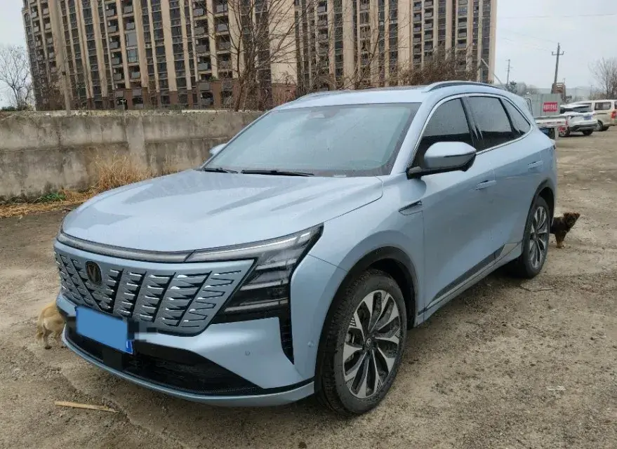 2025 ChangAn CS75 Plus 2.0T 233HP L4 8AT