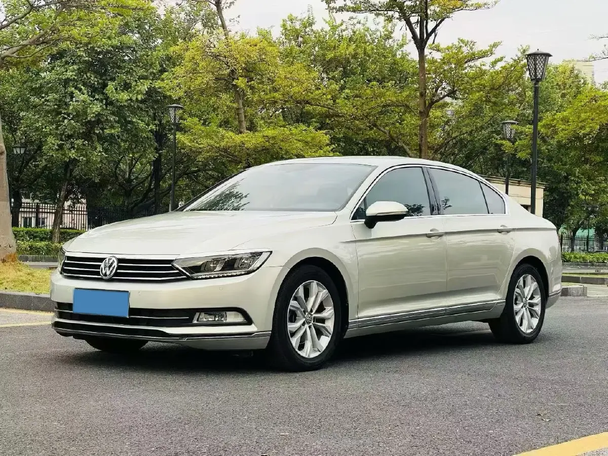 2018 Volkswagen Magotan 2.0T 220HP L4 7DCT