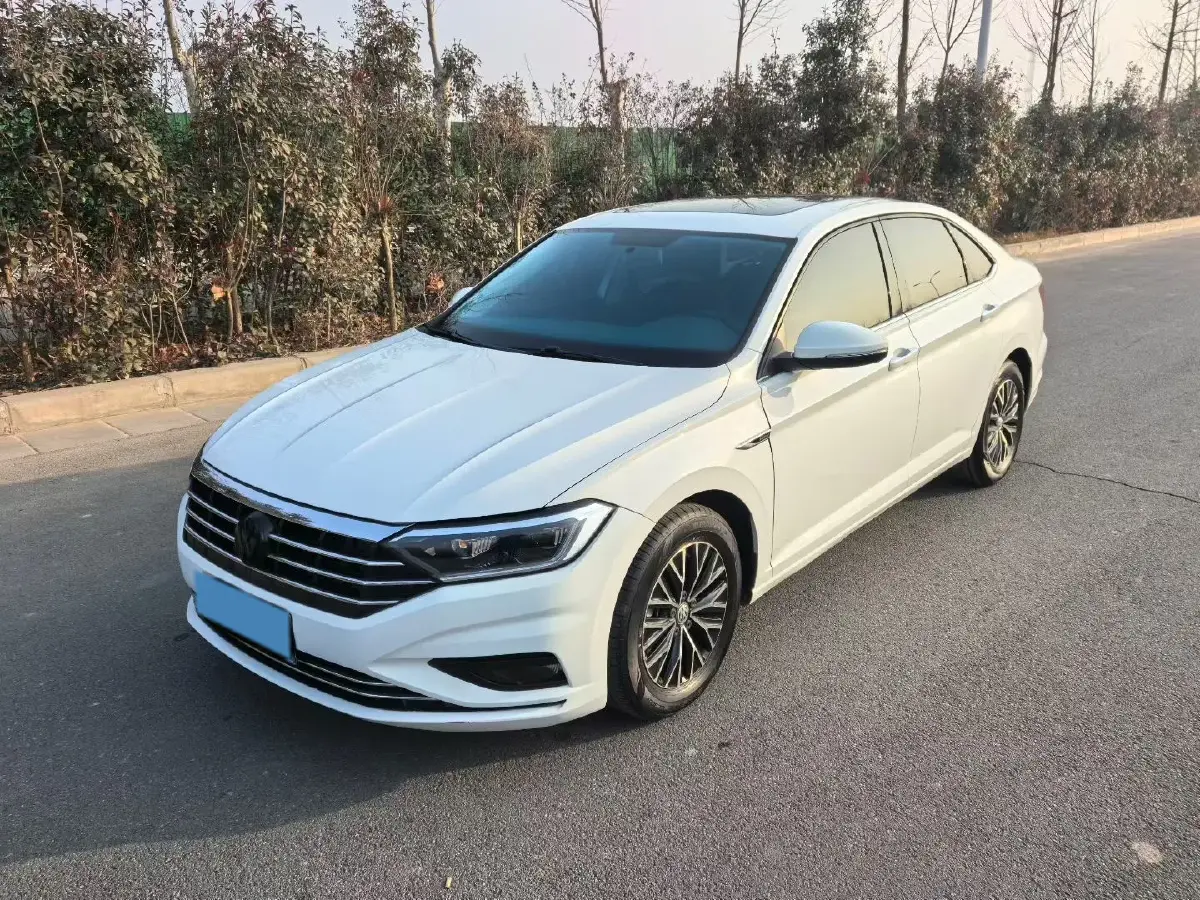 2020 Volkswagen Sagitar 1.2T 116HP L4 7DCT