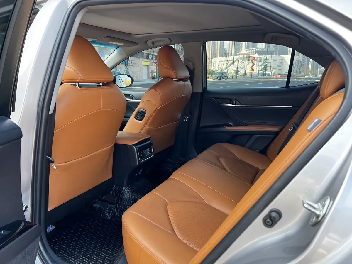 2021 Toyota Camry 2.5L 209HP L4 8AT,autocango,china used car exporter,china ev exporter,chinese used car exporter,chinese used ev exporter