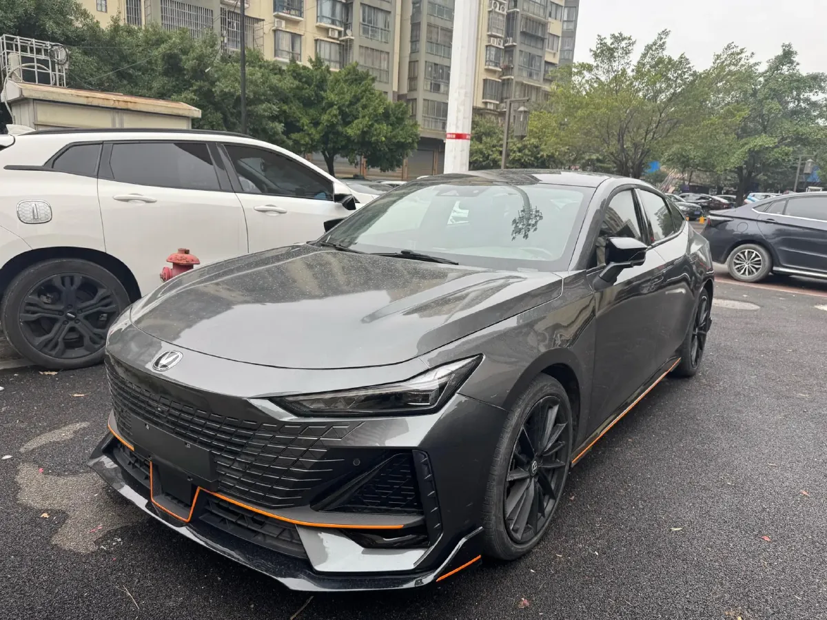 2022 ChangAn UNI-V 1.5T 188HP L4 7DCT,autocango,china used car exporter,china ev exporter,chinese used car exporter,chinese used ev exporter