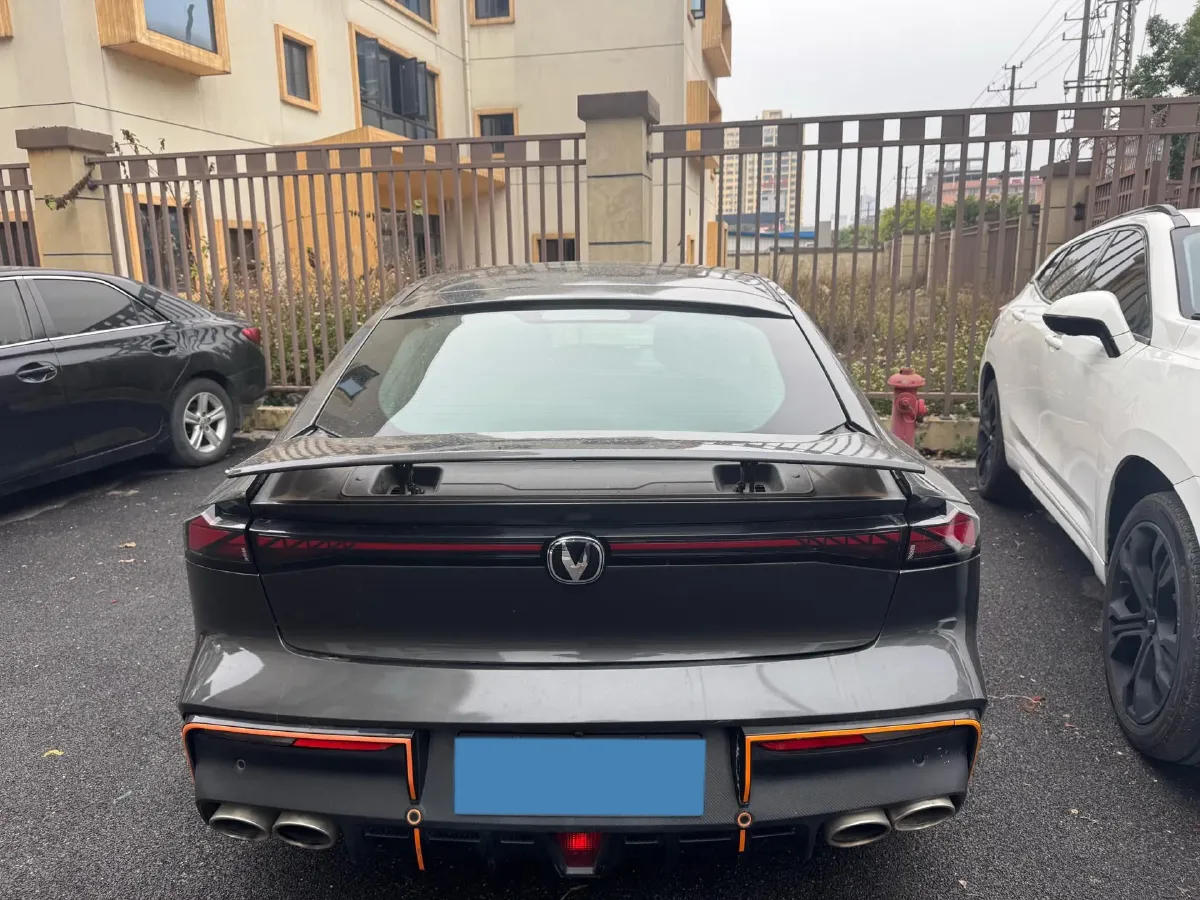 2022 ChangAn UNI-V 1.5T 188HP L4 7DCT,autocango,china used car exporter,china ev exporter,chinese used car exporter,chinese used ev exporter