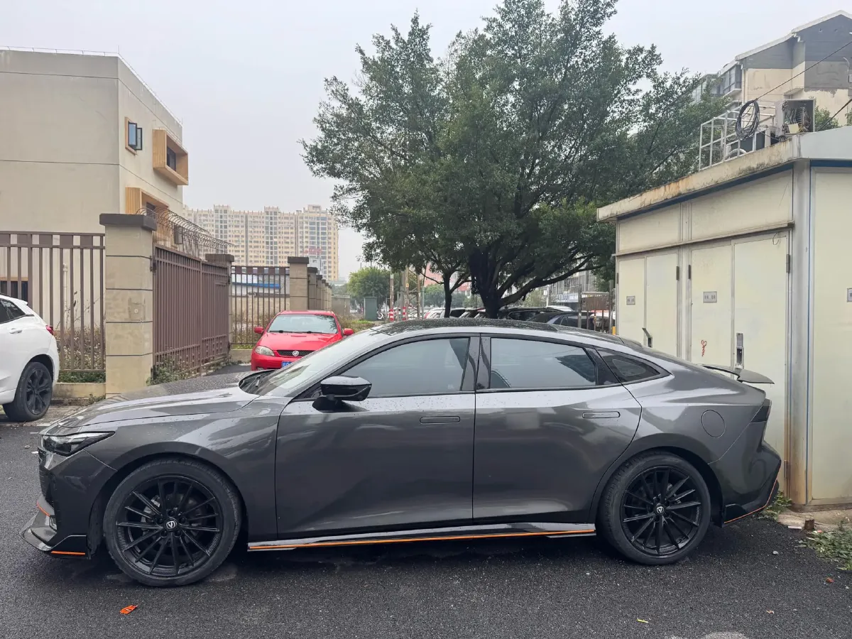 2022 ChangAn UNI-V 1.5T 188HP L4 7DCT,autocango,china used car exporter,china ev exporter,chinese used car exporter,chinese used ev exporter