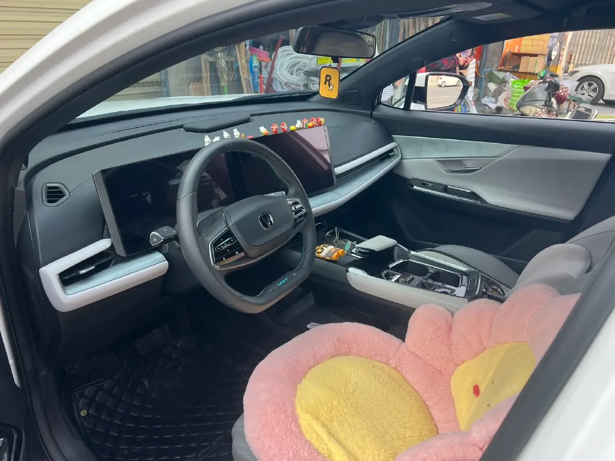 2023 ChangAn UNI-T 1.5T 188HP L4 7DCT,autocango,china used car exporter,china ev exporter,chinese used car exporter,chinese used ev exporter