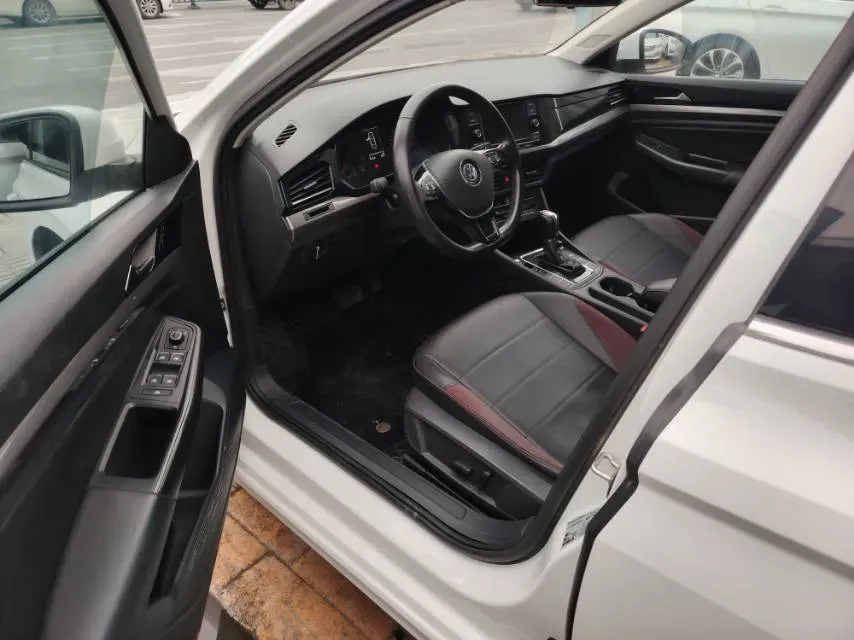 2019 Roewe RX5 MAX 2.0T 231HP L4 6DCT,autocango,china used car exporter,china ev exporter,chinese used car exporter,chinese used ev exporter