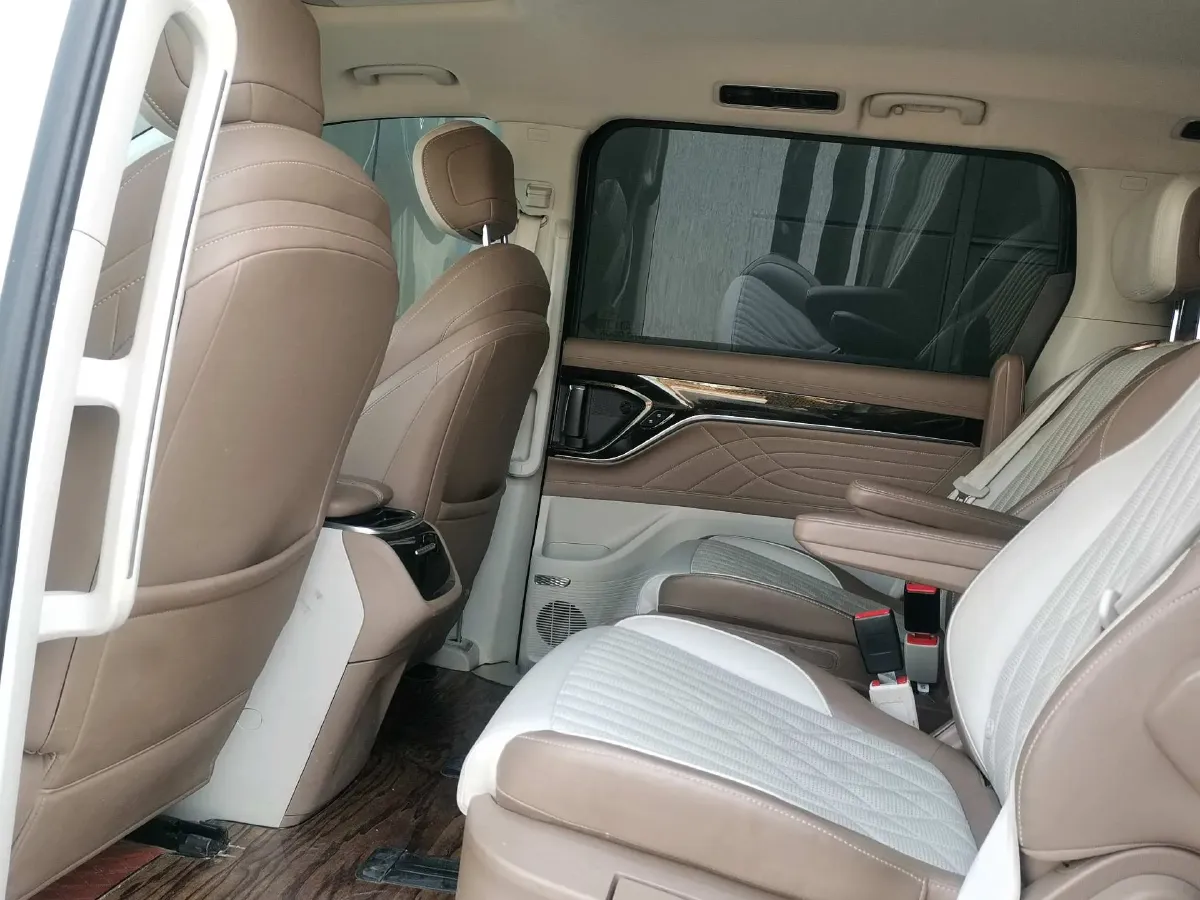 2022 MAXUS G90 2.0T 234HP L4 8AT,autocango,china used car exporter,china ev exporter,chinese used car exporter,chinese used ev exporter