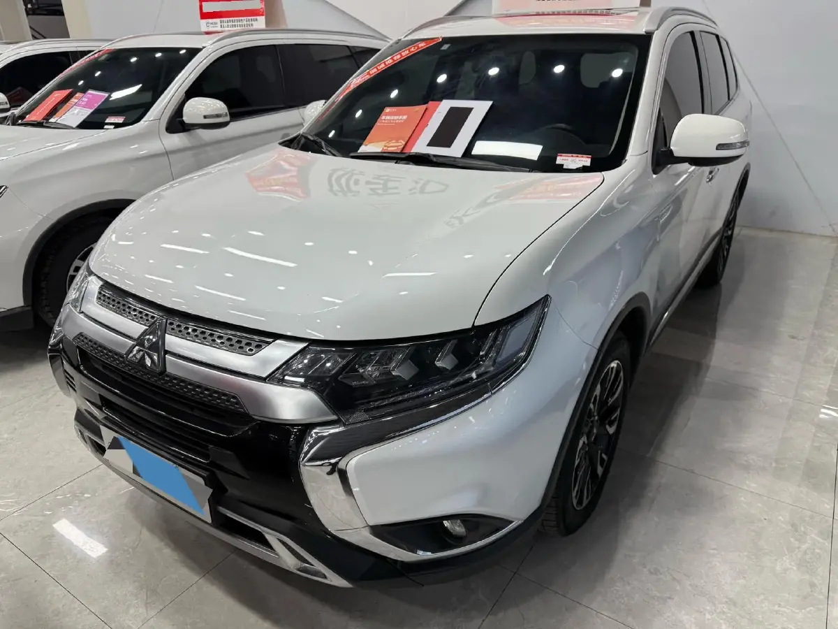 2020 Mitsubishi Outlander 2.4L 192HP L4 CVT