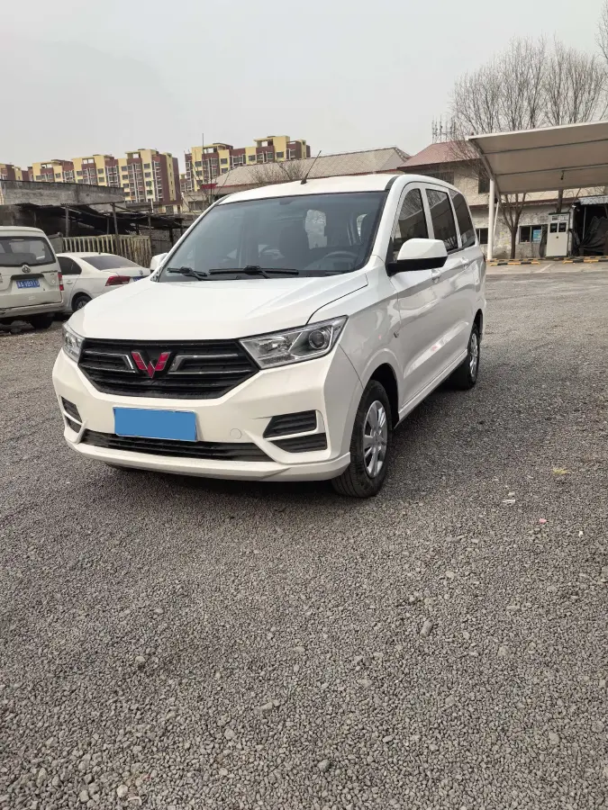 2021 WuLing HongGuang 1.5L 99HP L4 6MT