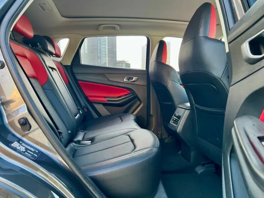 2022 ChangAn Oshan X7 Plus 1.5T 188HP L4 7DCT,autocango,china used car exporter,china ev exporter,chinese used car exporter,chinese used ev exporter