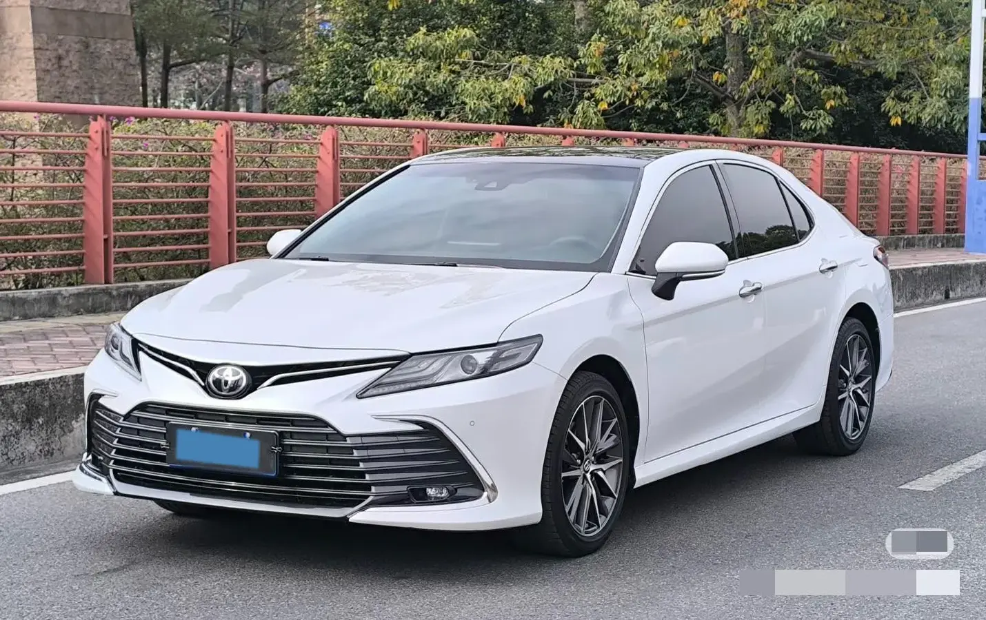 2021 Toyota Camry 2.5L 209HP L4 8AT