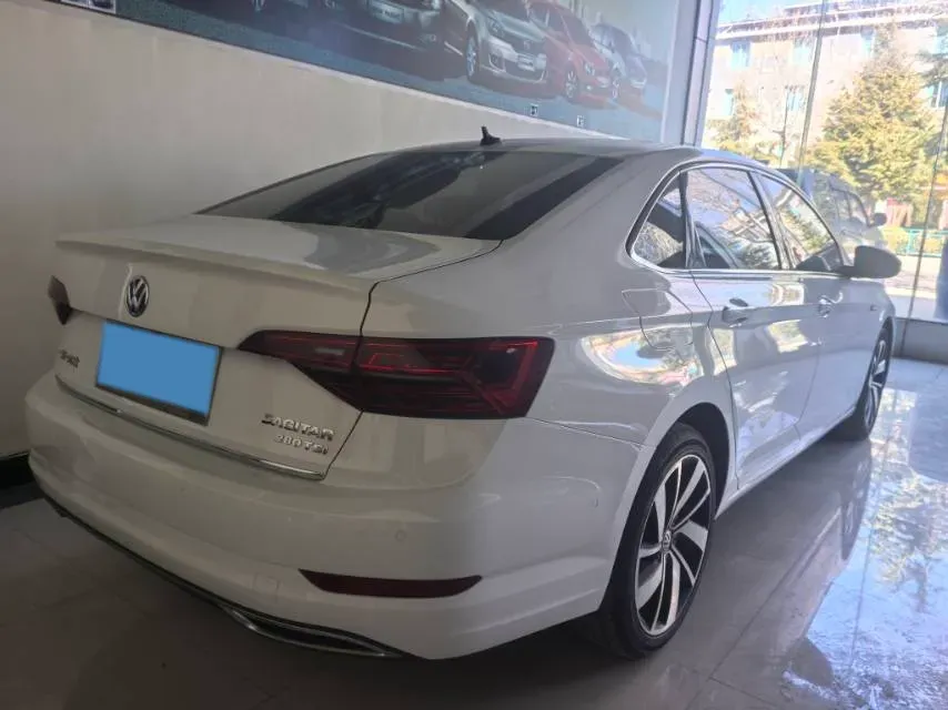 2019 Jeep Cherokee 2.0L 155HP L4 9AT,autocango,china used car exporter,china ev exporter,chinese used car exporter,chinese used ev exporter