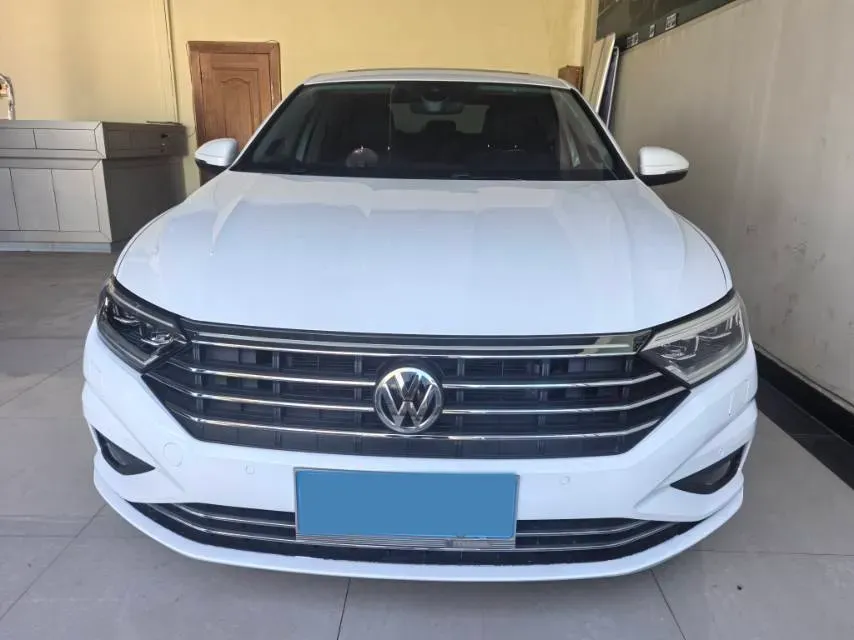 2019 Jeep Cherokee 2.0L 155HP L4 9AT,autocango,china used car exporter,china ev exporter,chinese used car exporter,chinese used ev exporter