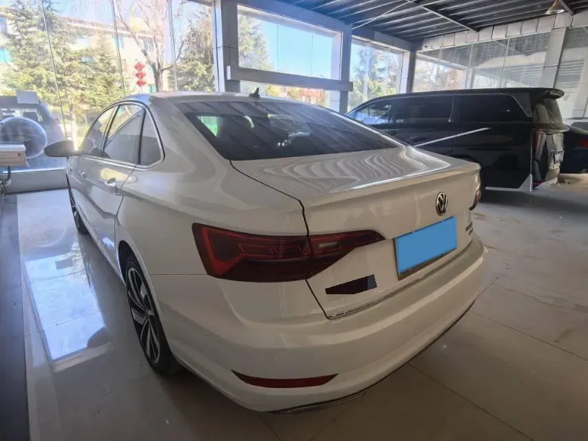 2019 Jeep Cherokee 2.0L 155HP L4 9AT,autocango,china used car exporter,china ev exporter,chinese used car exporter,chinese used ev exporter