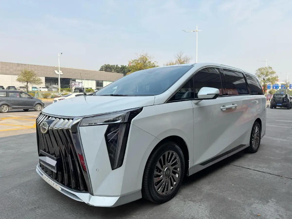 2023 GAC Trumpchi M8 2.0T 190HP L4 E-CVT Hybrid