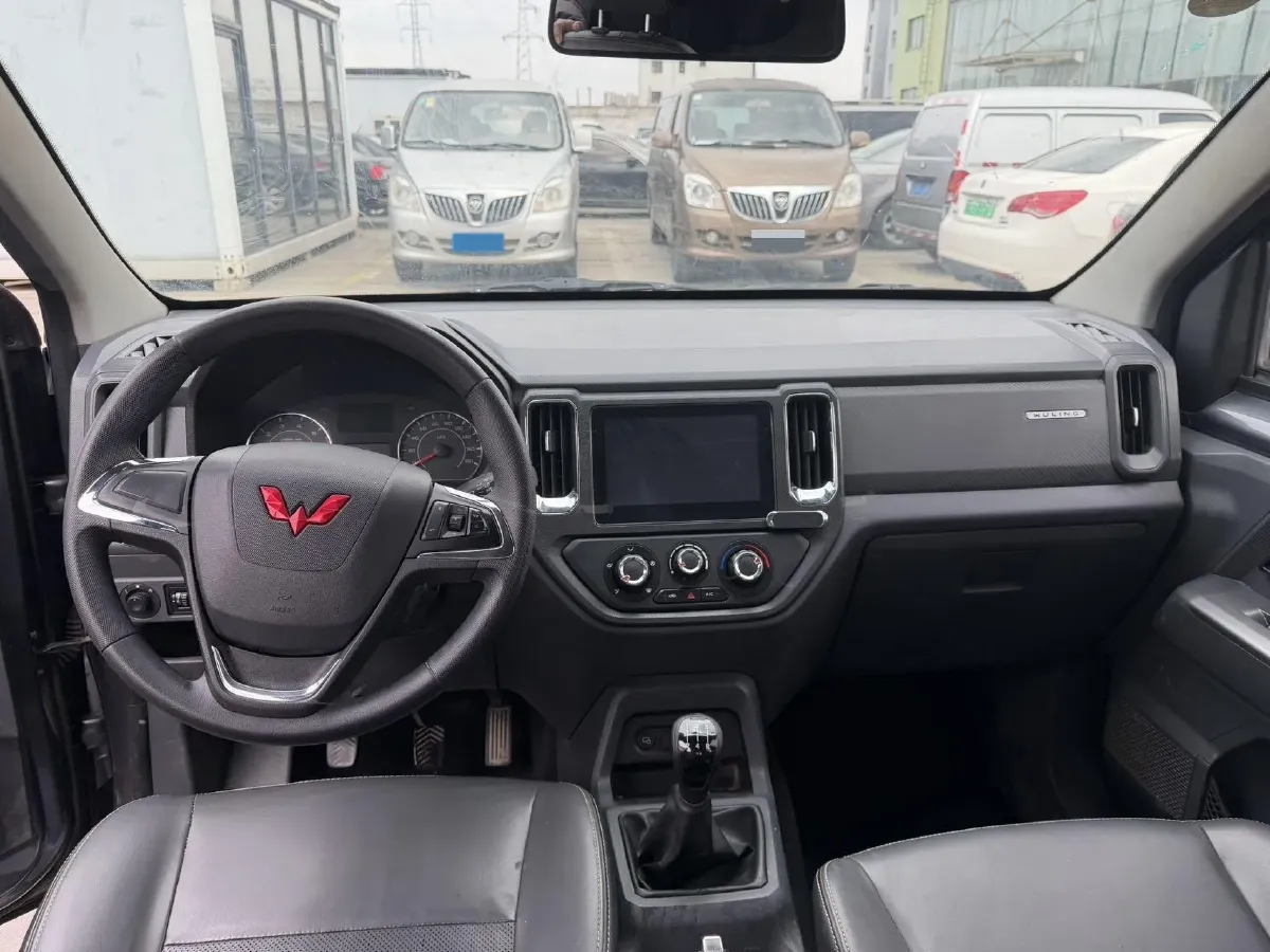 2021 WuLing ZhentTu 1.5L 99HP L4 5MT,autocango,china used car exporter,china ev exporter,chinese used car exporter,chinese used ev exporter