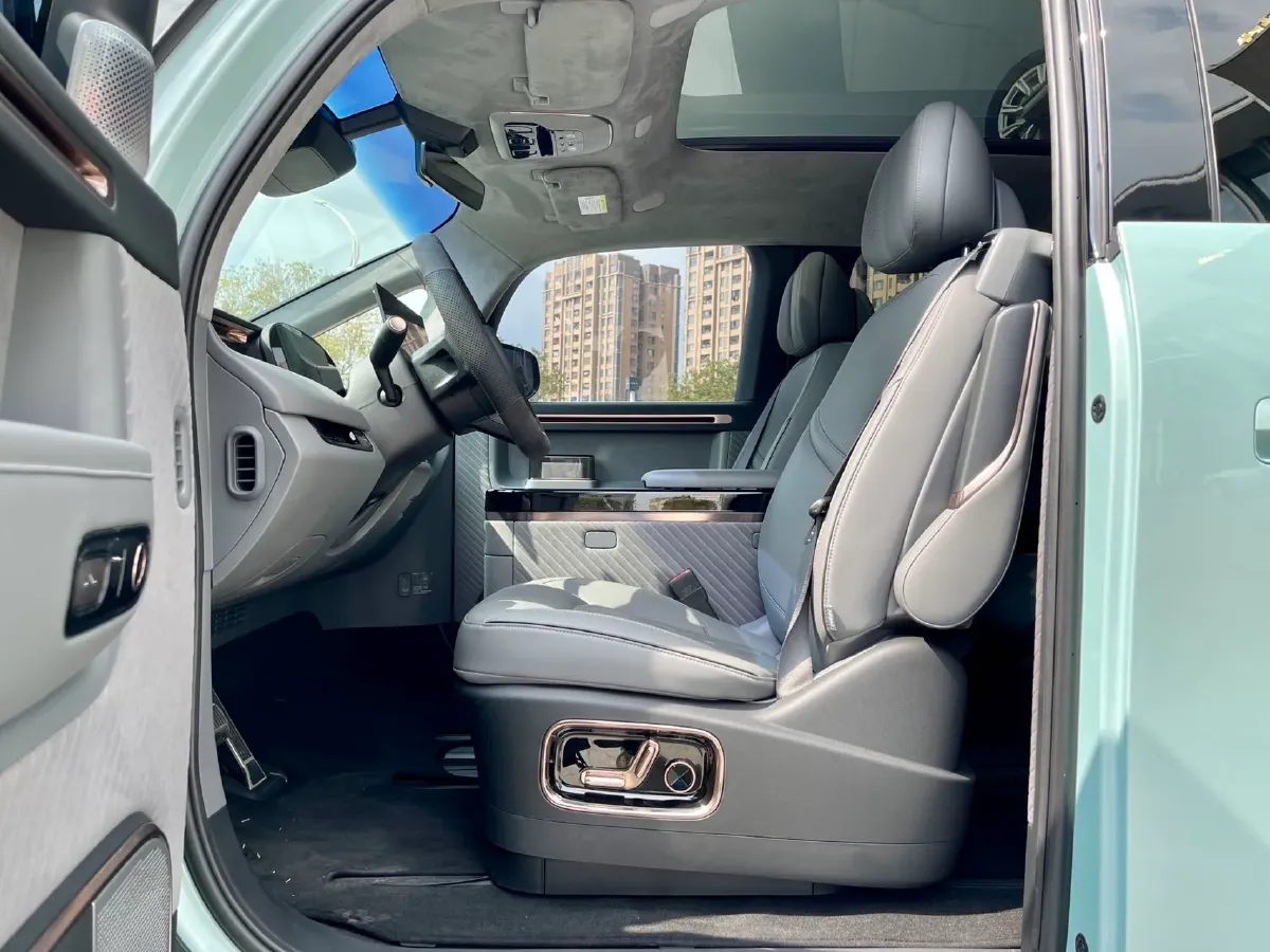 2025 Zeekr MIX BEV 102KWH,autocango,china used car exporter,china ev exporter,chinese used car exporter,chinese used ev exporter