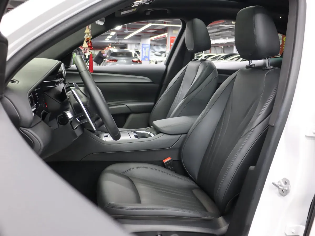 2023 Maserati Grecale 2.0T 300HP L4 8AT,autocango,china used car exporter,china ev exporter,chinese used car exporter,chinese used ev exporter