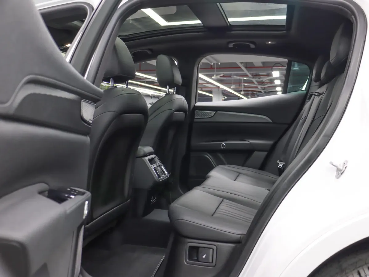 2023 Maserati Grecale 2.0T 300HP L4 8AT,autocango,china used car exporter,china ev exporter,chinese used car exporter,chinese used ev exporter