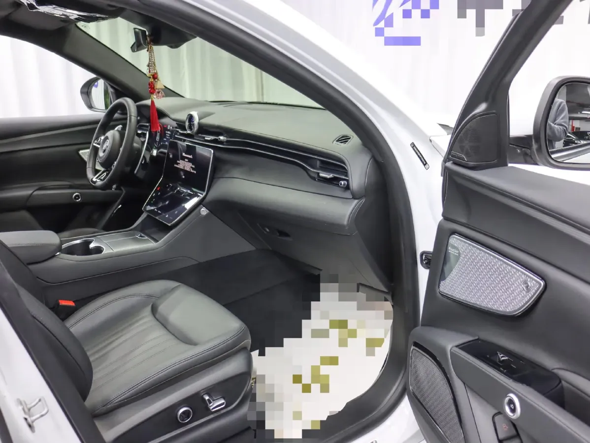 2023 Maserati Grecale 2.0T 300HP L4 8AT,autocango,china used car exporter,china ev exporter,chinese used car exporter,chinese used ev exporter