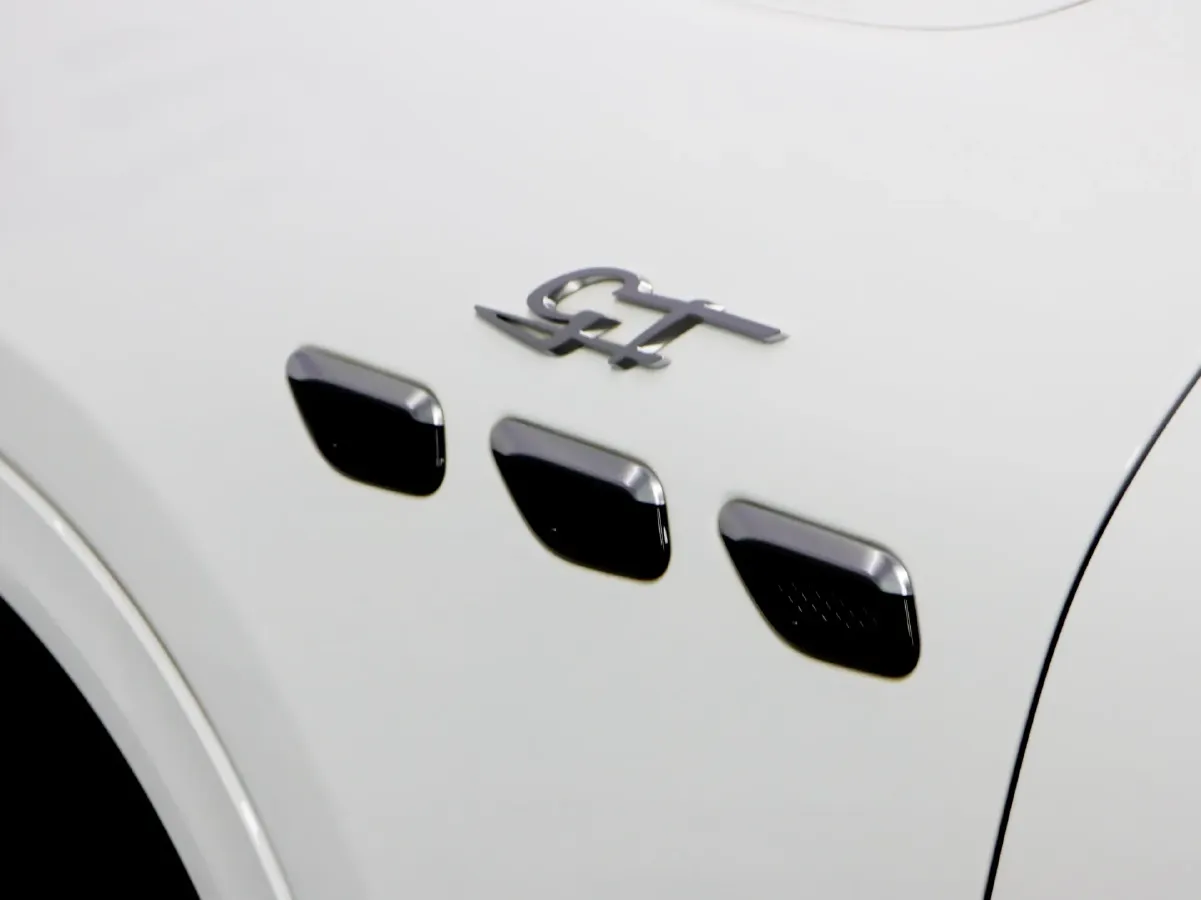 2023 Maserati Grecale 2.0T 300HP L4 8AT,autocango,china used car exporter,china ev exporter,chinese used car exporter,chinese used ev exporter