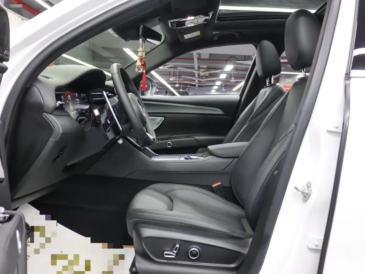 2023 Maserati Grecale 2.0T 300HP L4 8AT,autocango,china used car exporter,china ev exporter,chinese used car exporter,chinese used ev exporter