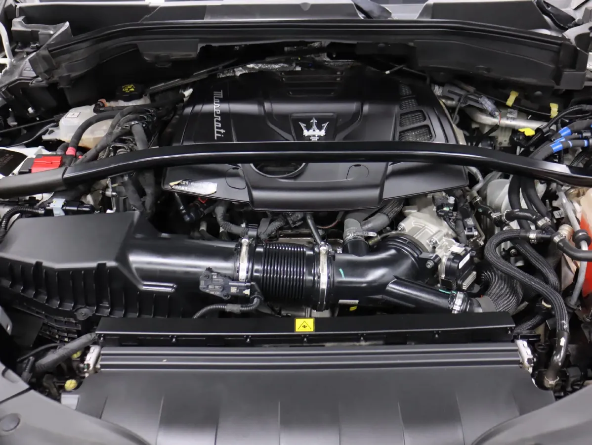 2023 Maserati Grecale 2.0T 300HP L4 8AT,autocango,china used car exporter,china ev exporter,chinese used car exporter,chinese used ev exporter