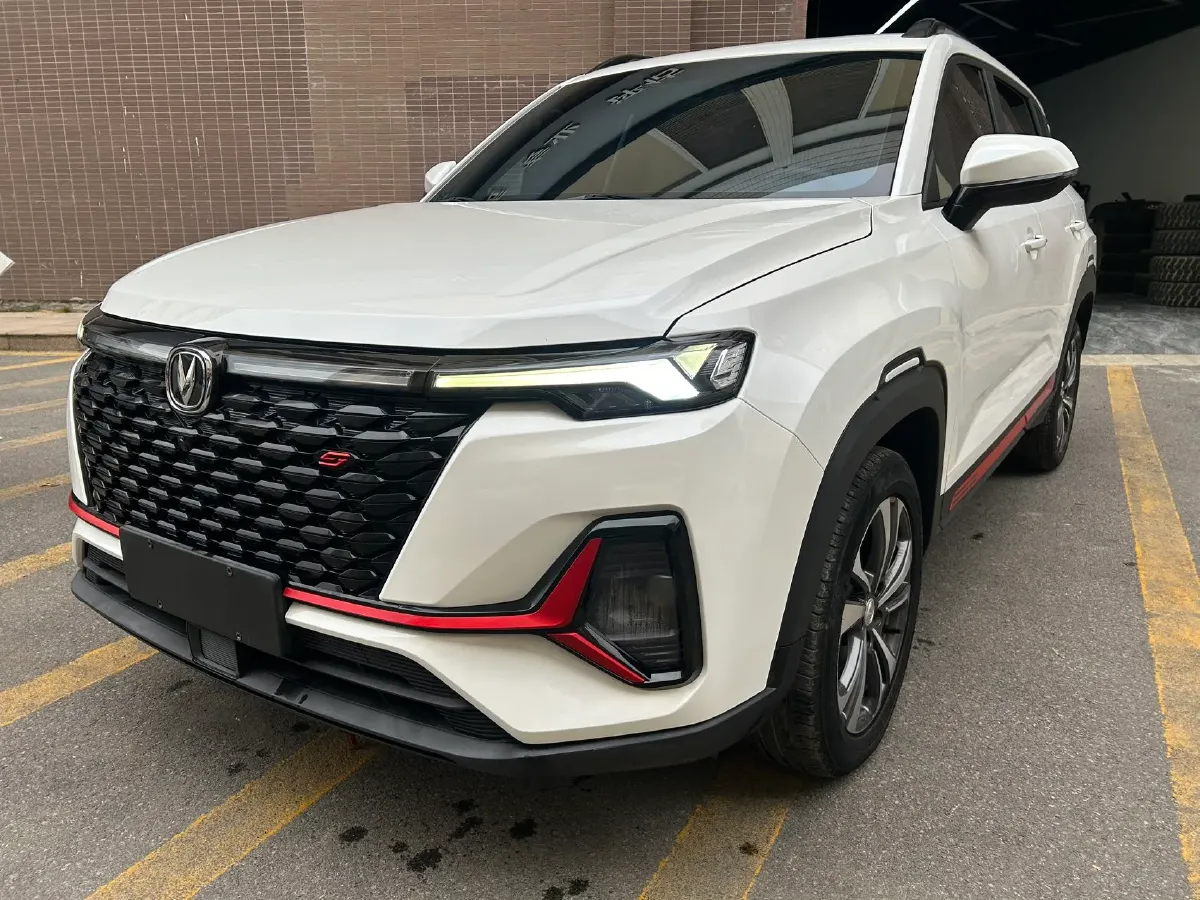 2022 ChangAn CS35 Plus 1.6L 128HP L4 CVT,autocango,china used car exporter,china ev exporter,chinese used car exporter,chinese used ev exporter