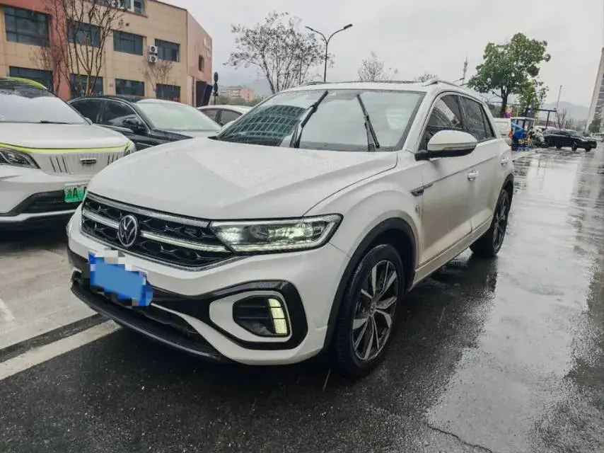 2025 Volkswagen T-Roc 1.5T 160HP L4 7DCT