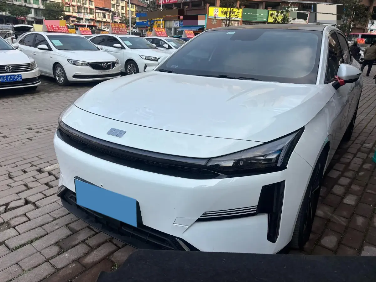 2023 Geely Galaxy L6 1.5T 163HP L4 3DHT PHEV