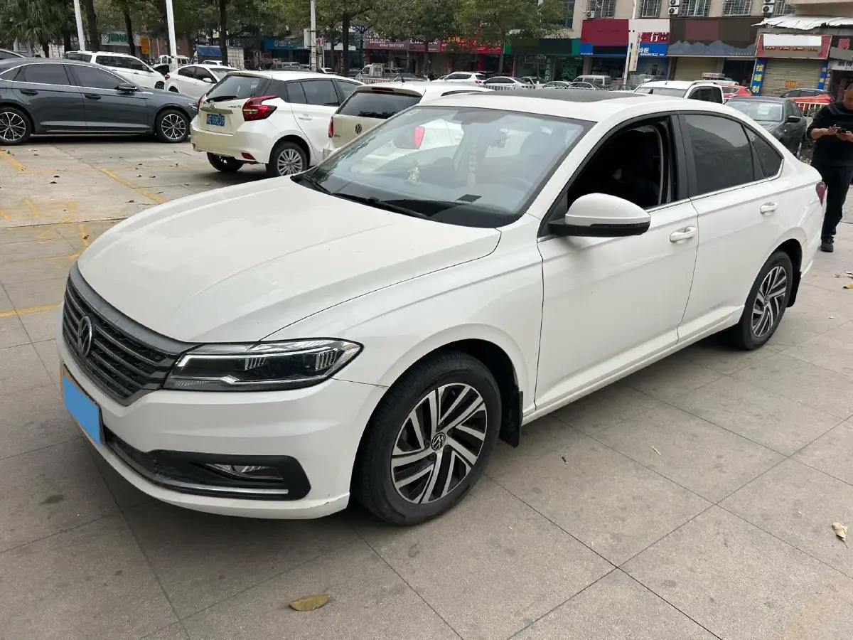 2022 Volkswagen T-Roc 1.4T 150HP L4 7DCT