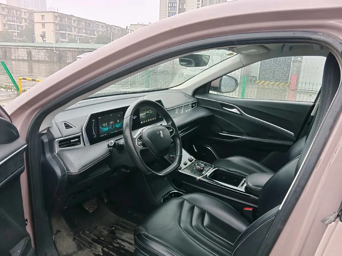 2022 Venucia Grand V 1.5T 190HP L4 7DCT,autocango,china used car exporter,china ev exporter,chinese used car exporter,chinese used ev exporter