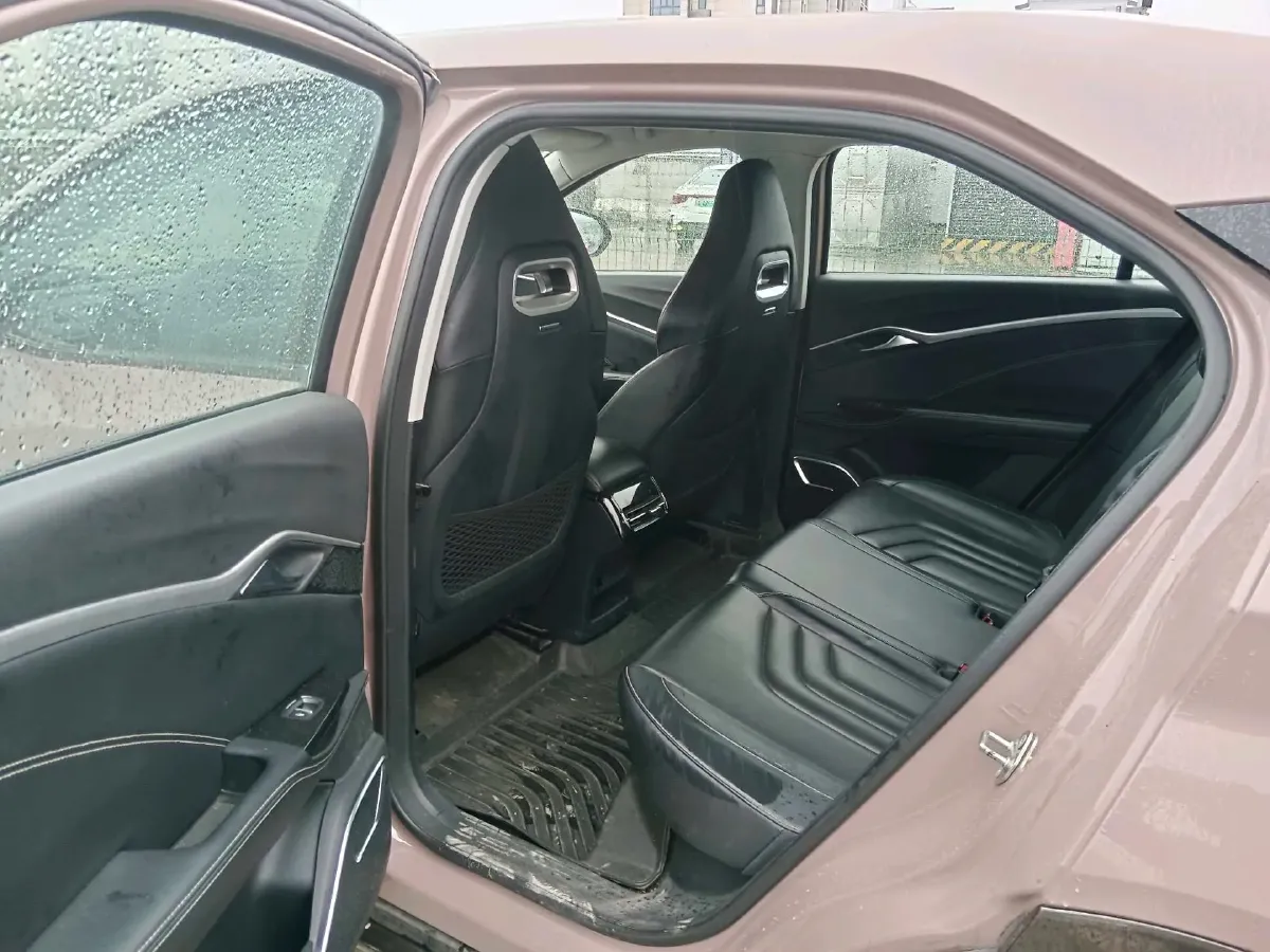 2022 Venucia Grand V 1.5T 190HP L4 7DCT,autocango,china used car exporter,china ev exporter,chinese used car exporter,chinese used ev exporter