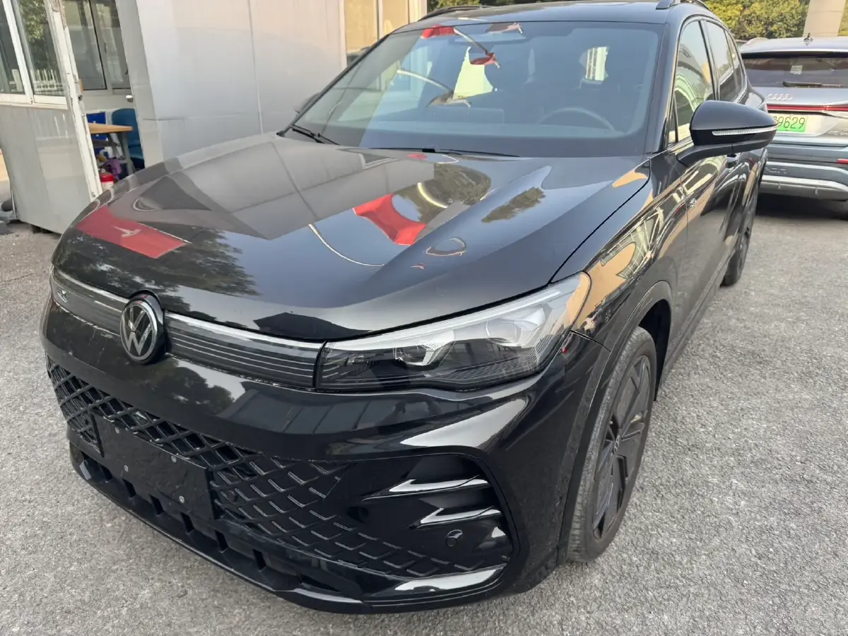 2024 Volkswagen Tiguan L 2.0T 220HP L4 7DCT