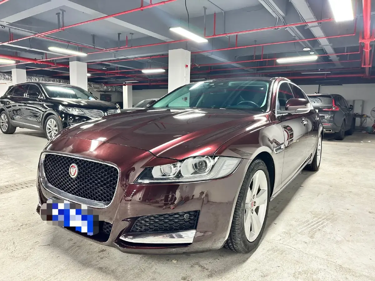 2018 Jaguar XFL 2.0T 200HP L4 8AT