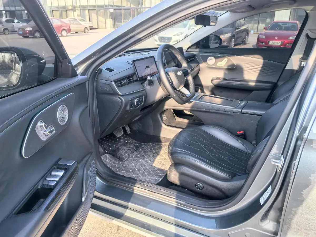 2025 Fulwin FulwinA8L 1.5T 156HP L4 1DHT PHEV 18.67KWH,autocango,china used car exporter,china ev exporter,chinese used car exporter,chinese used ev exporter