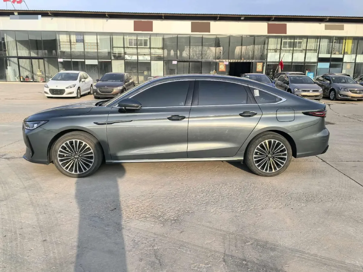2025 Fulwin FulwinA8L 1.5T 156HP L4 1DHT PHEV 18.67KWH,autocango,china used car exporter,china ev exporter,chinese used car exporter,chinese used ev exporter