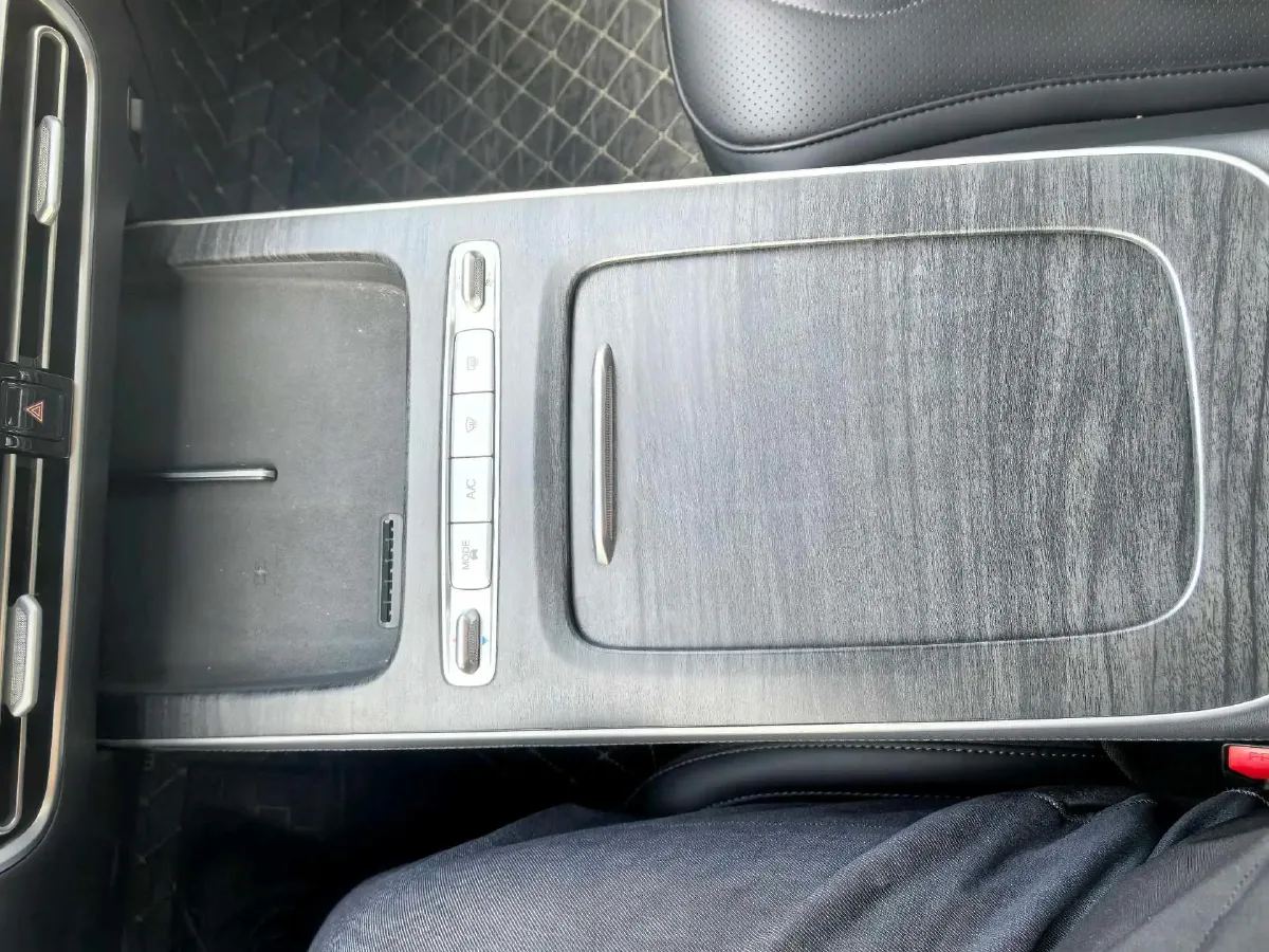 2025 Fulwin FulwinA8L 1.5T 156HP L4 1DHT PHEV 18.67KWH,autocango,china used car exporter,china ev exporter,chinese used car exporter,chinese used ev exporter