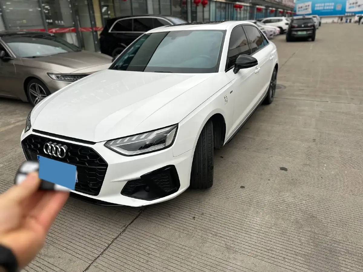 2023 Audi A4L 2.0T 190HP L4 7DCT