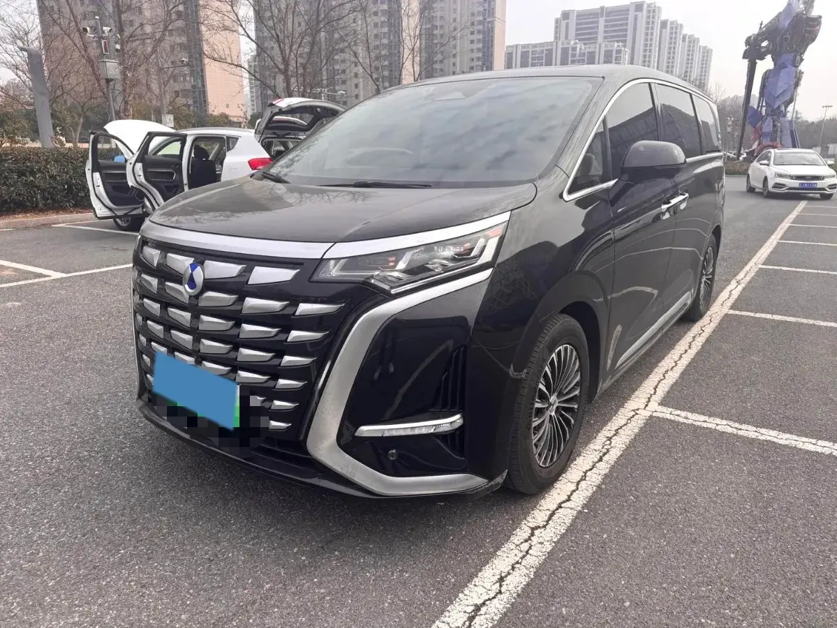 2024 Denza D9 1.5T 139HP L4 E-CVT PHEV 40KWH