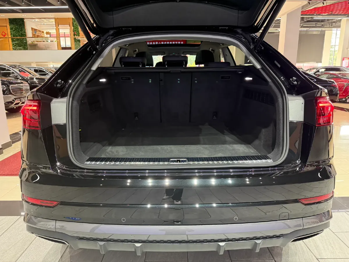 2024 Audi Q8 3.0T 340HP V6 8AT,autocango,china used car exporter,china ev exporter,chinese used car exporter,chinese used ev exporter