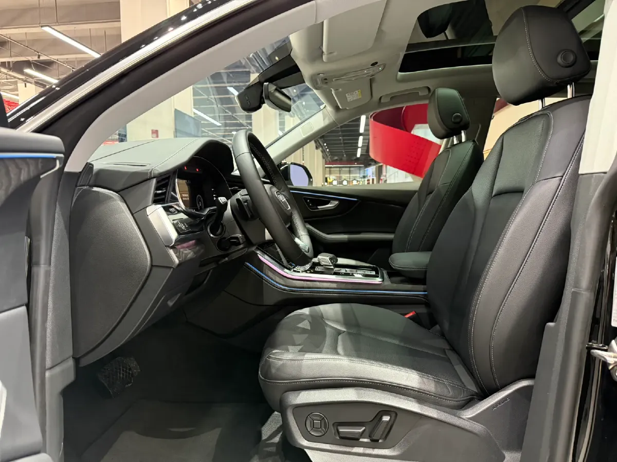 2024 Audi Q8 3.0T 340HP V6 8AT,autocango,china used car exporter,china ev exporter,chinese used car exporter,chinese used ev exporter